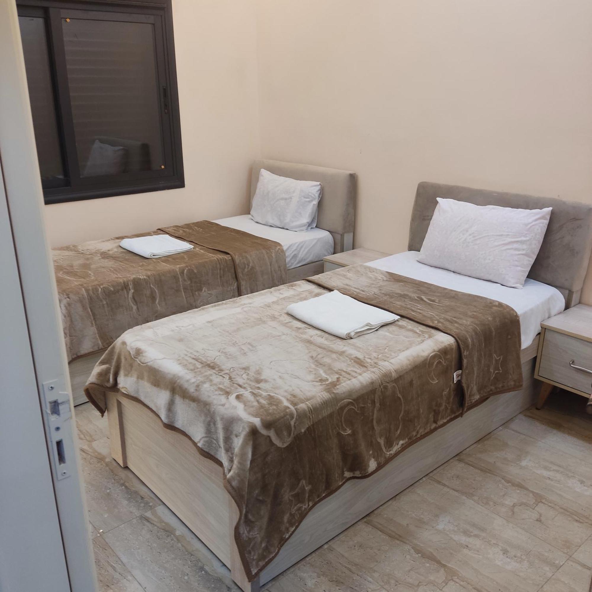 Lotus Housing For Furnished Apartments Jarash Eksteriør bilde