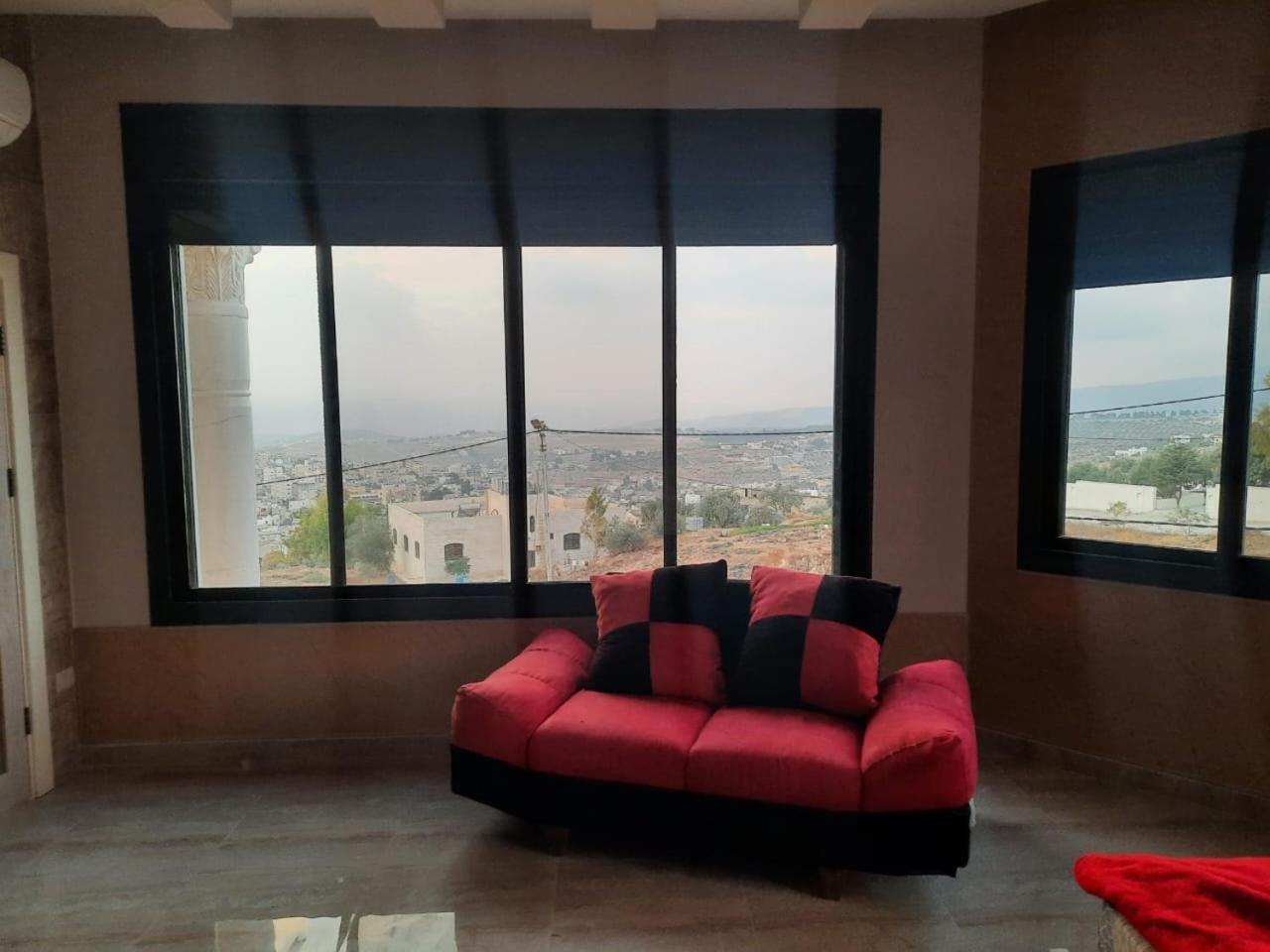Lotus Housing For Furnished Apartments Jarash Eksteriør bilde